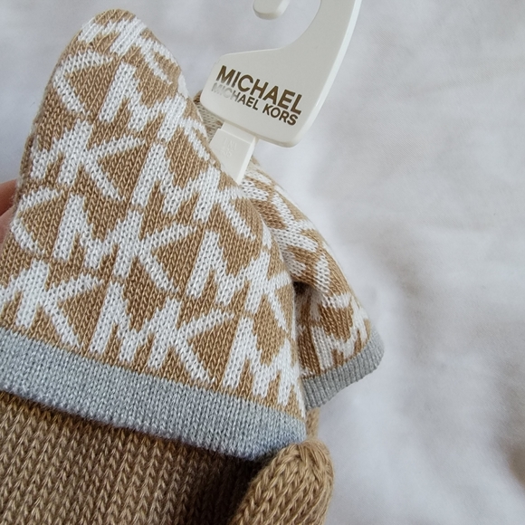Michael Kors gloves NEW WITH TAGS - Picture 2 of 4